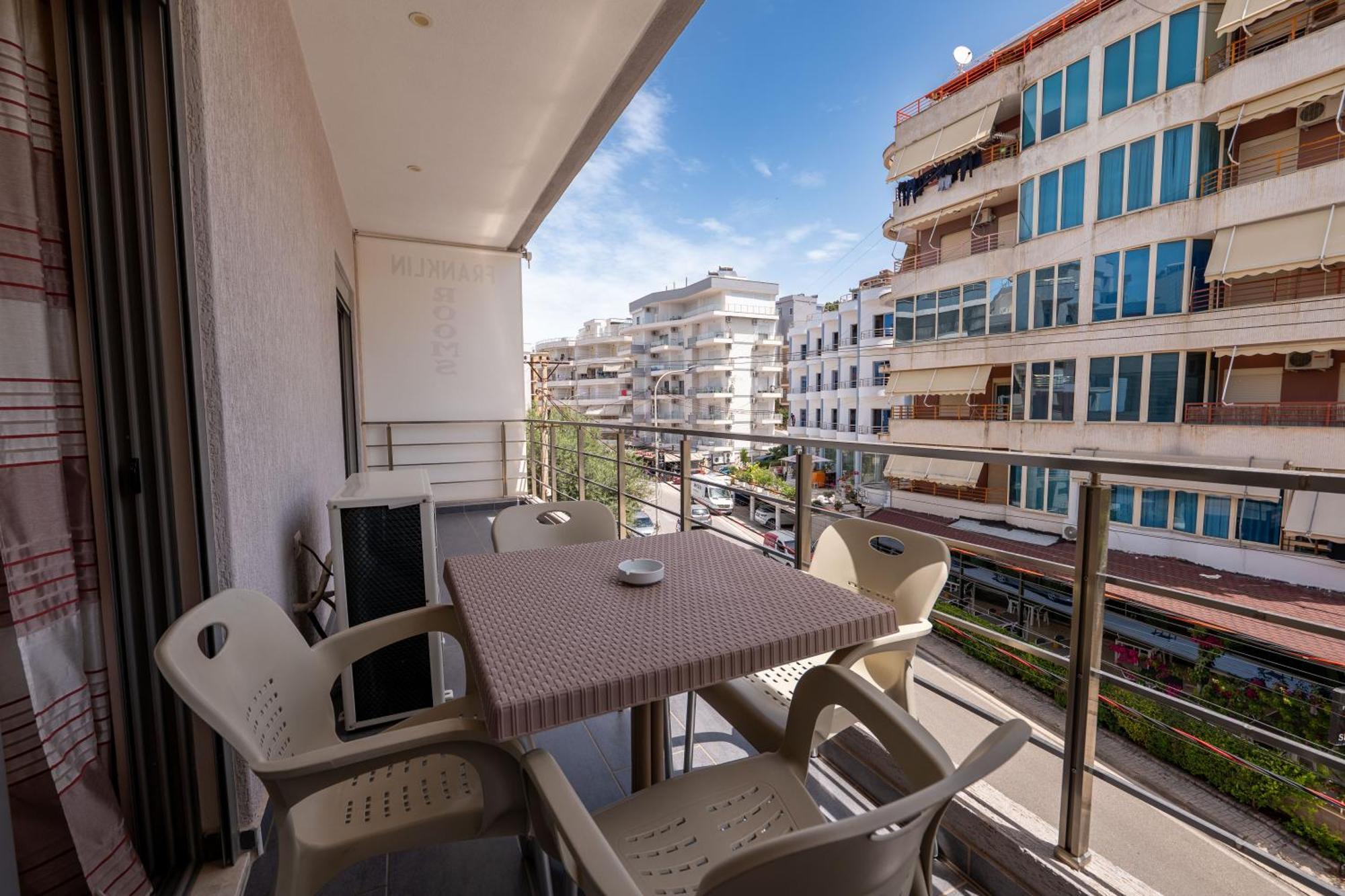 Franklin Rooms Saranda Kültér fotó